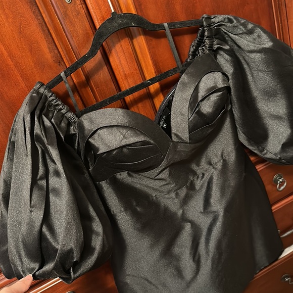 Black Puff Sleeve Dress - Size Medium 🖤 - Picture 4 of 6